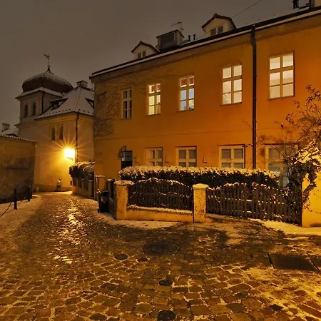 Trziste Apartment Prague