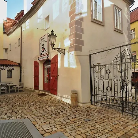 Trziste Apartment